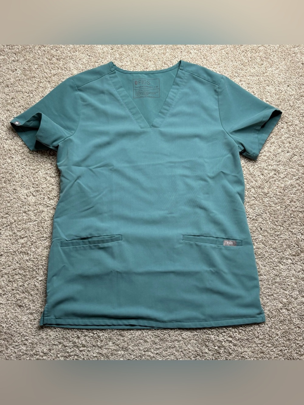 FIGS Casma Three Pocket Scrub Top